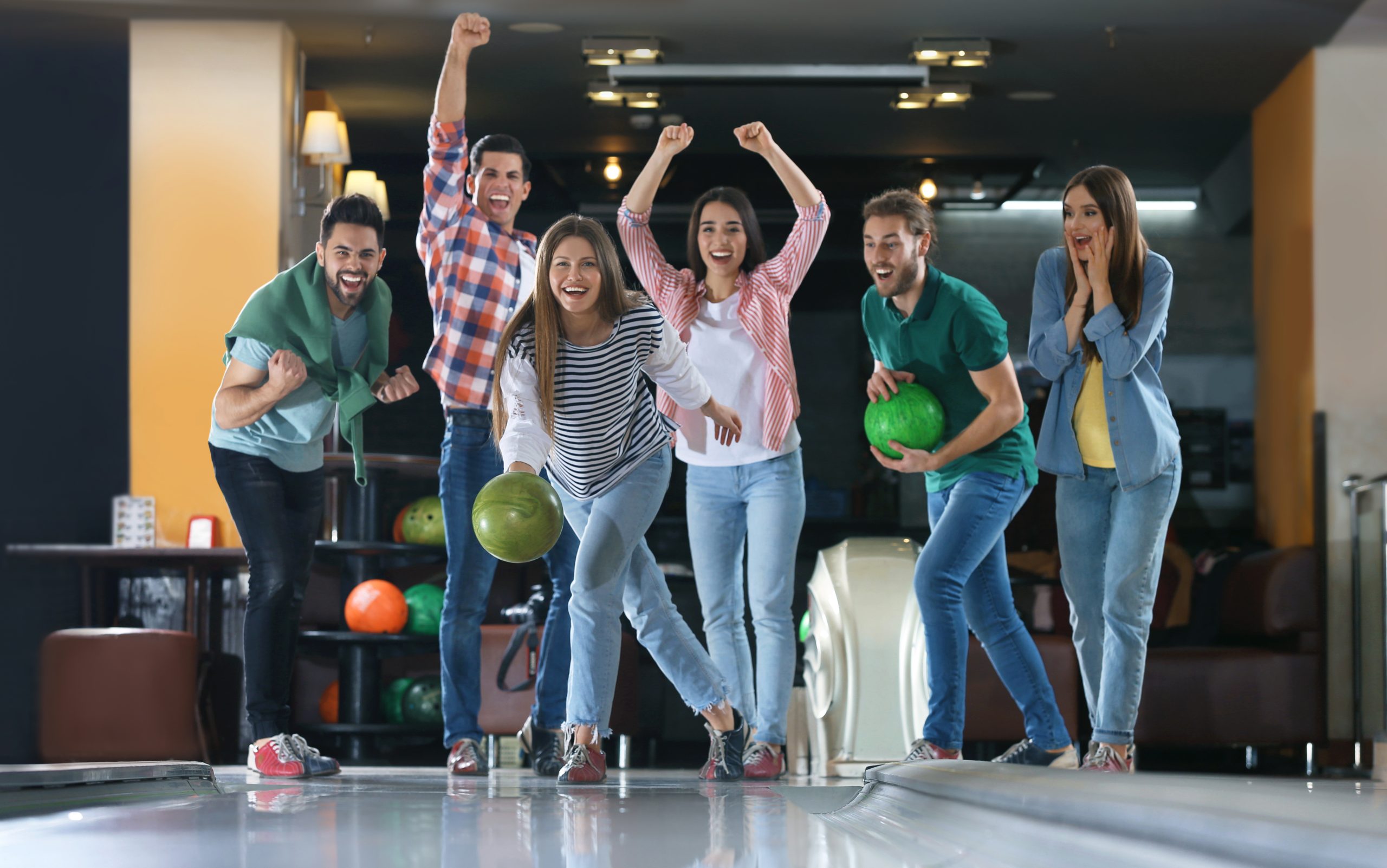 people bowling